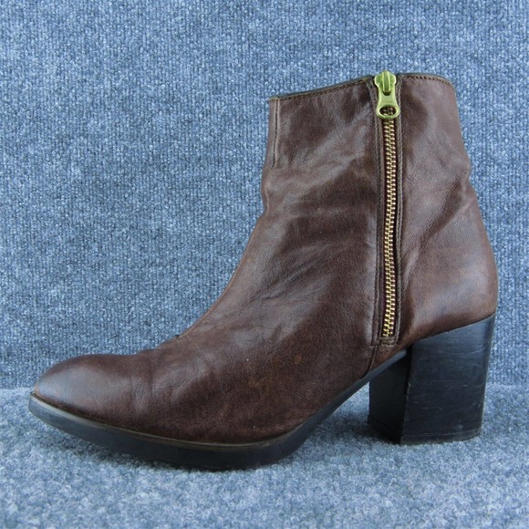 Eric Michael Brown Leather Ankle Boots Women 40 Side Zip Block Heel - Picture 1 of 9